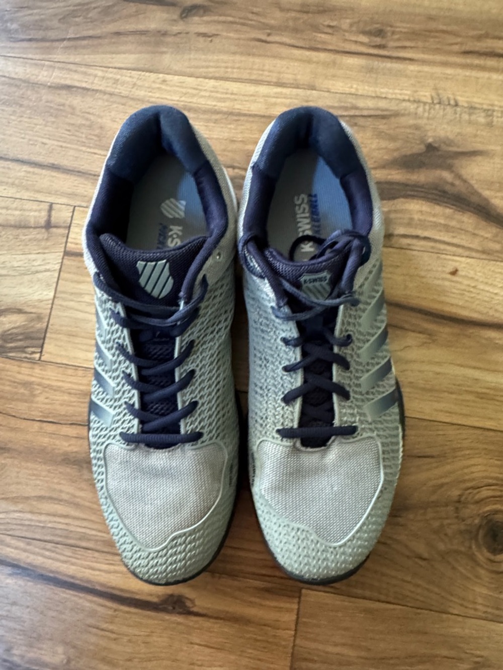 K-Swiss Men's Athletic Pickeball shoes - Gray with Navy Accents size 11.5